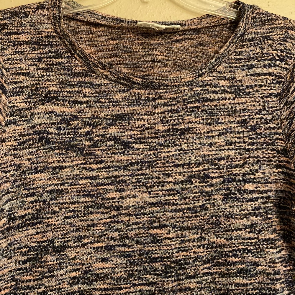 Blue/Pink Top - Picture 2 of 8